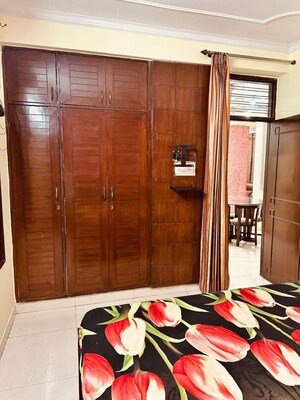 Furnished Amenities in 2 BHK Apartment at Dwarka – for Rent