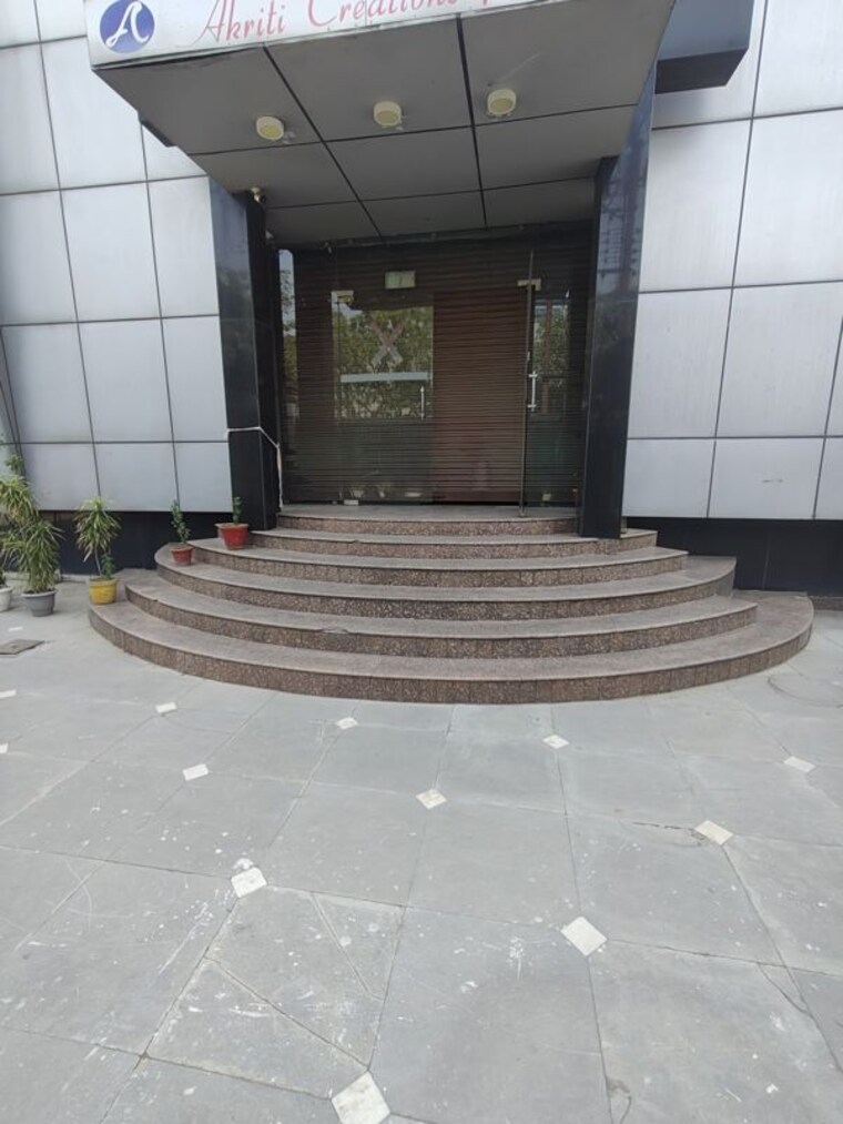 Bathroom, sector 63 Commercial Warehouse 22000 Sq.Ft. In Sector 63 Noida 10435349