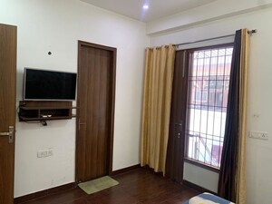 Room in 3 BHK Builder Floor at Tigra – for Rent