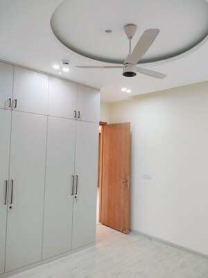 Furnished Amenities in 3 BHK Apartment at M3M Heights, Sector 65 – for Rent