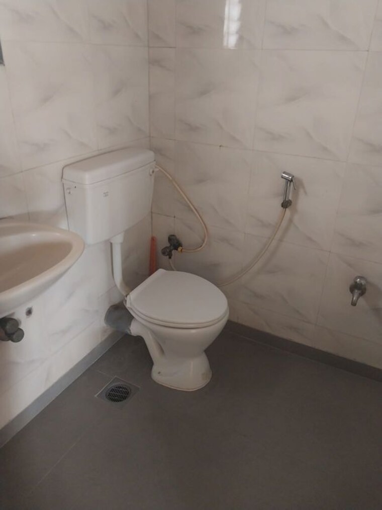 Bathroom, sion 2 Bedroom 570 Sq.Ft. Apartment In Sion Mumbai 10435369