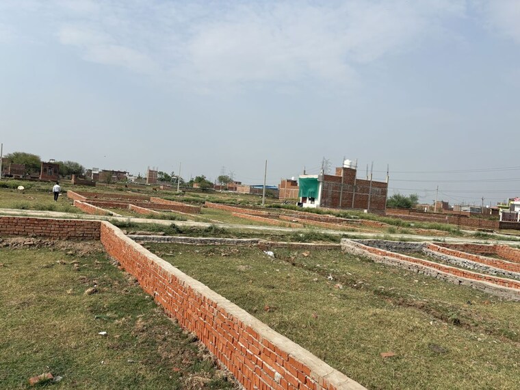 undefined, parao  1000 Sq.Ft. Plot In Parao Varanasi 10435398