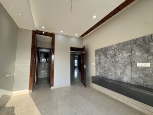 3 BHK Builder Floor For Rent in Sector 17