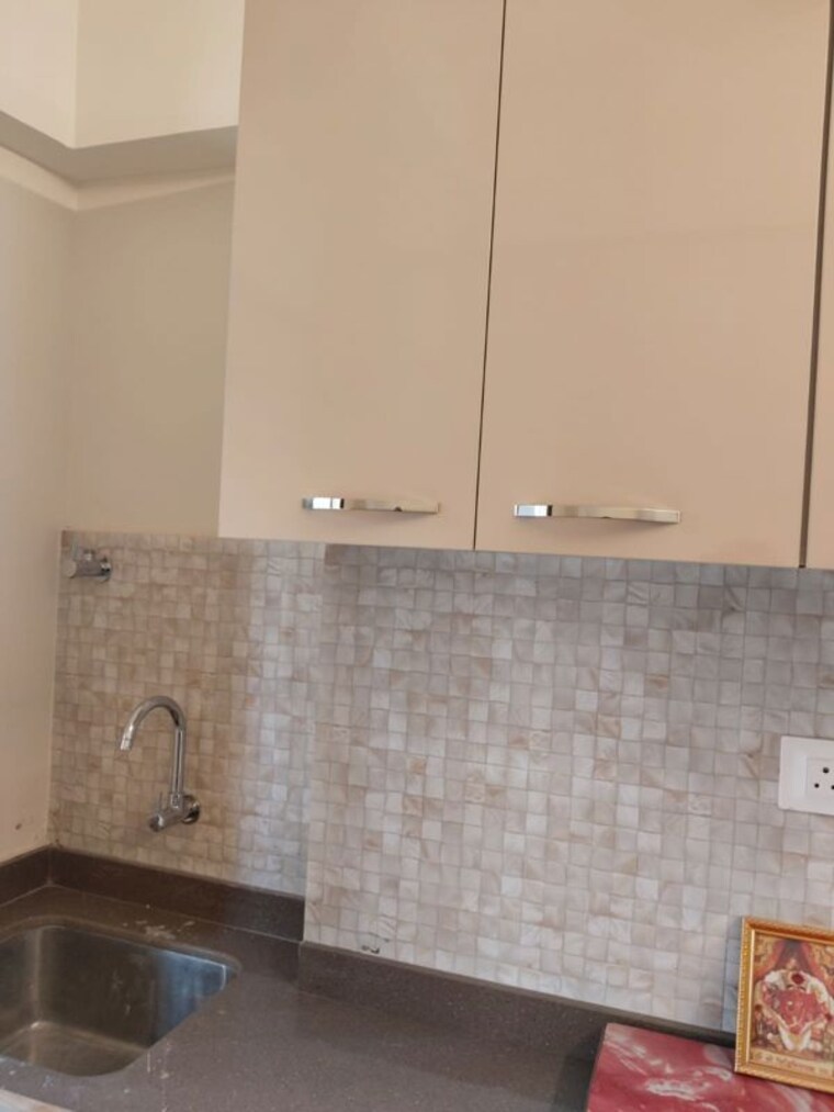 Bathroom, gala-swayam 1 Bedroom 450 Sq.Ft. Apartment In Mahim West Mumbai 10435404