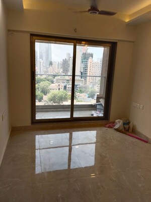 Room in 1 BHK Apartment at Gala Swayam, Mahim West – for Rent