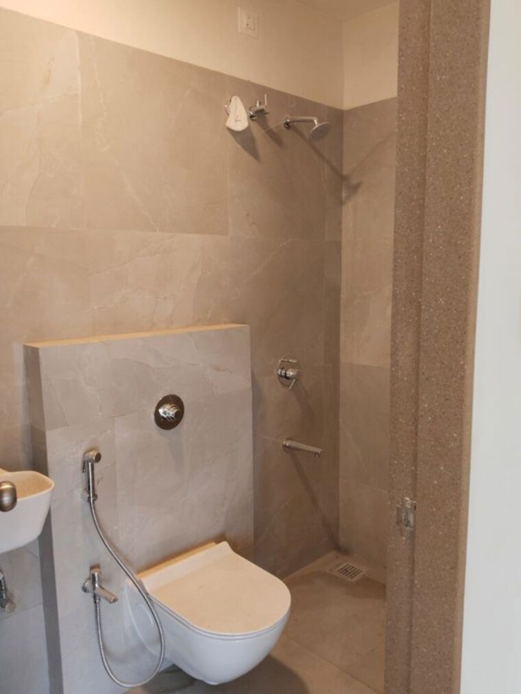 Bathroom, gala-swayam 1 Bedroom 450 Sq.Ft. Apartment In Mahim West Mumbai 10435404