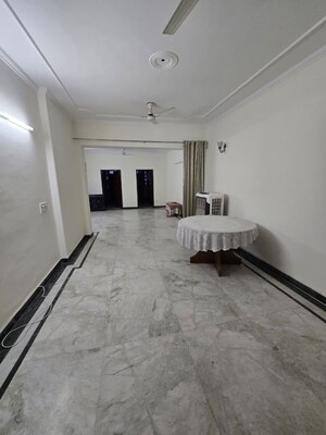 Living Room in 3 BHK Builder Floor at Sector 46 – for Rent