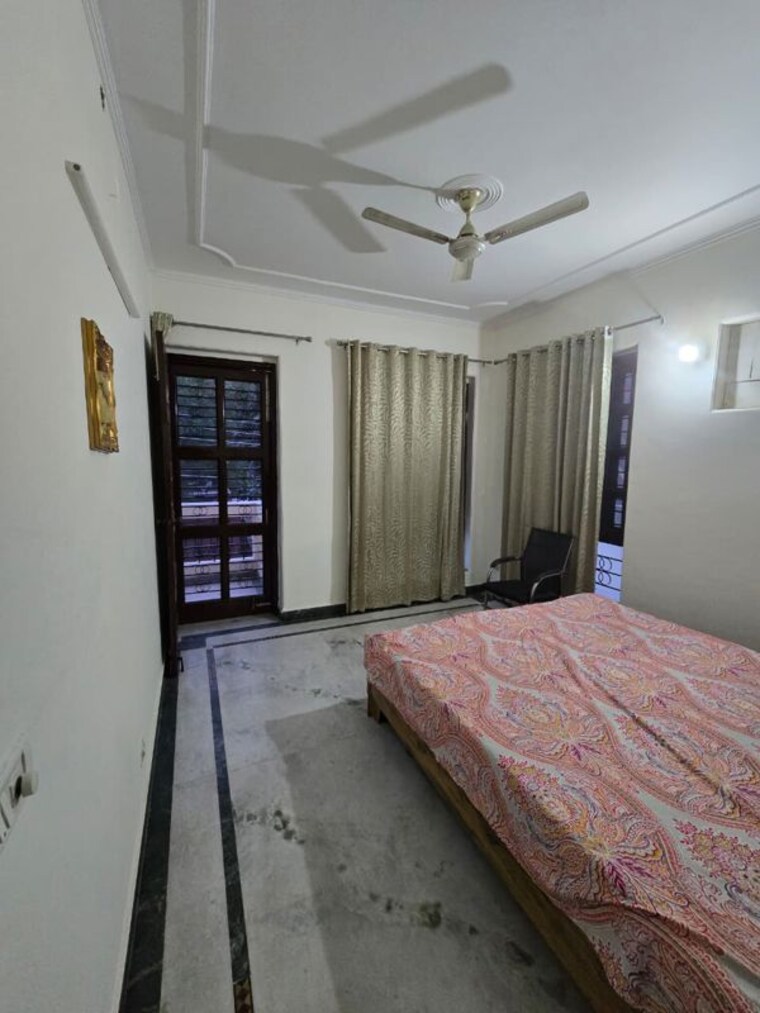 Bedroom, sector 46 3 Bedroom 2400 Sq.Ft. Builder Floor In Sector 46 Gurgaon 10434005