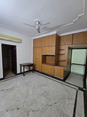 Living Room in 3 BHK Builder Floor at Sector 46 – for Rent
