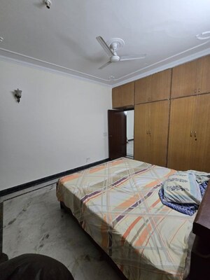 Bedroom in 3 BHK Builder Floor at Sector 46 – for Rent