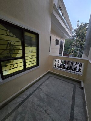 Balcony in 3 BHK Builder Floor at Sector 46 – for Rent