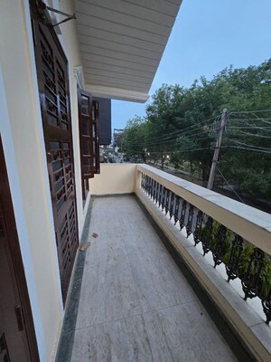 Balcony in 3 BHK Builder Floor at Sector 46 – for Rent