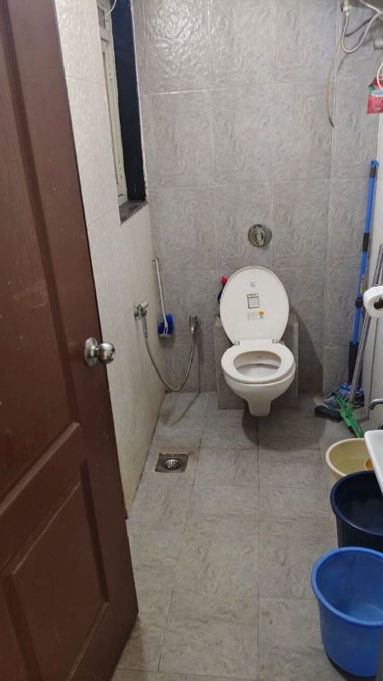 Bathroom, vijay-enclave 2.5 Bedroom 800 Sq.Ft. Apartment In Waghbil Thane 10435433
