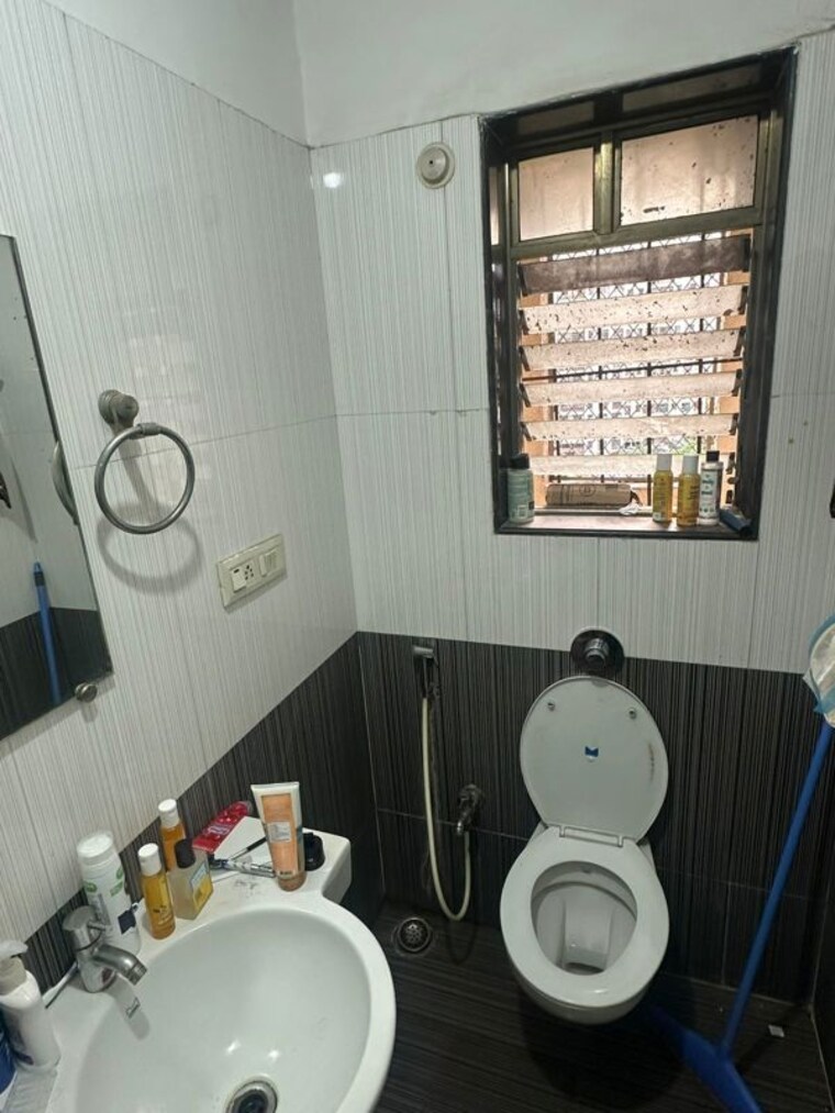Bathroom, dedhia-palatial-height 2 Bedroom 960 Sq.Ft. Apartment In Powai Mumbai 10435456