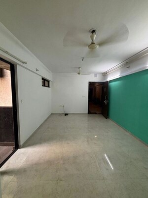 Room in 1 BHK Apartment at Lodha Downtown, Dombivli East – for Rent