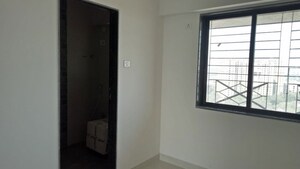 Room in 3 BHK Apartment at Vaishnavi Heights Sion, Sion – for Sale