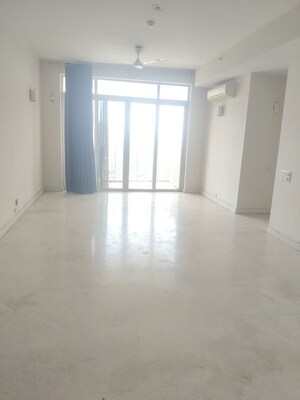 Room in 3.5 BHK Apartment at Ireo Victory Valley, Sector 67 – for Sale