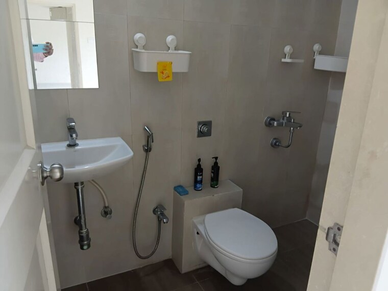 Bathroom, vijay-orovia 1 Bedroom 444 Sq.Ft. Apartment In Ghodbunder Road Thane 10435495