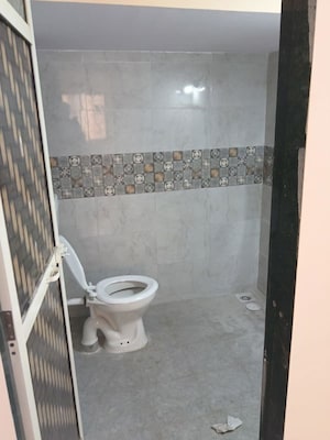 Bathroom in 1 BHK Apartment at Prestige Heights Prabhadevi, Prabhadevi – for Rent