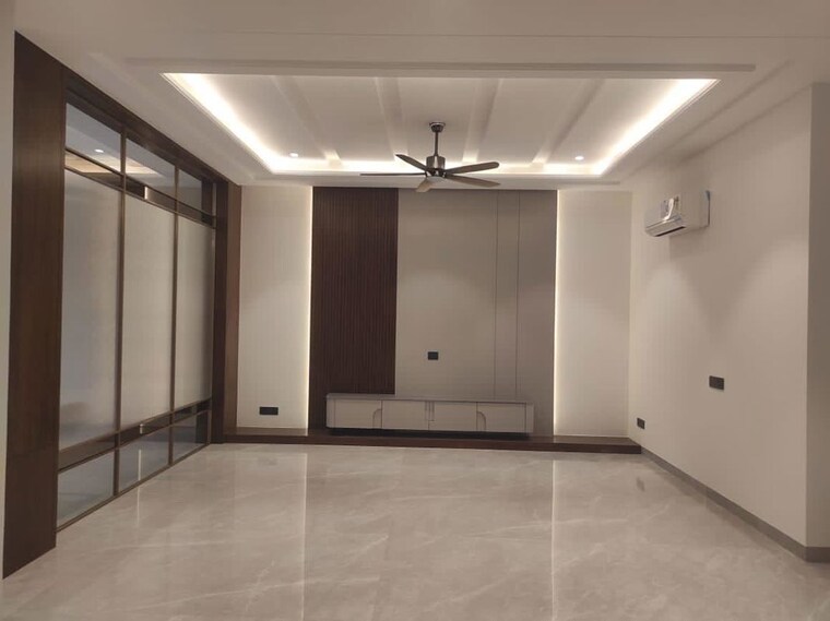 Room, sector 78 6 Bedroom 300 Sq.Ft. Independent House In Sector 78 Mohali 10435609