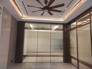 Room in 6 BHK Independent House at Sector 78 – for Sale
