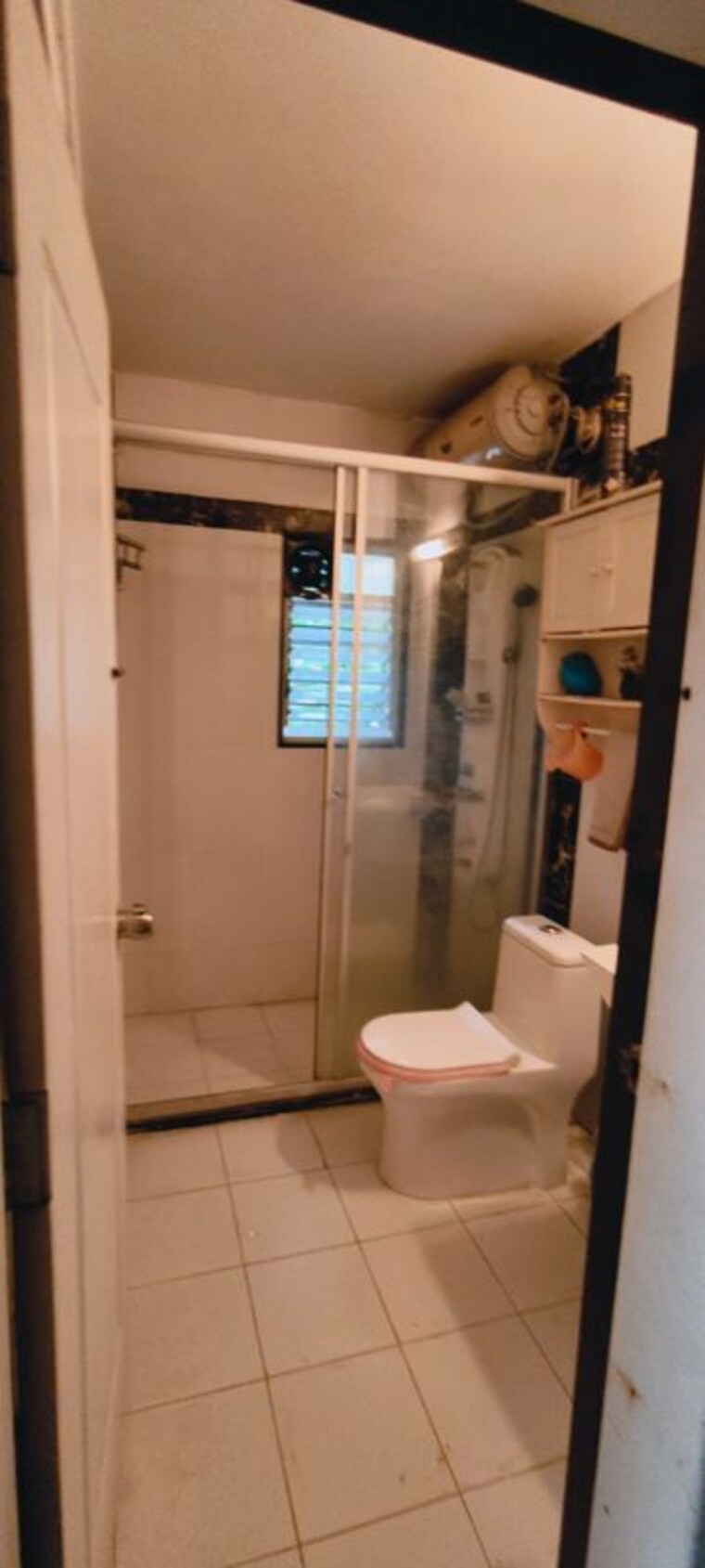 Bathroom, darode-jog-blossom-bouleward 3 Bedroom 1900 Sq.Ft. Apartment In Koregaon Park Pune 10435626