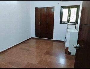Room in 3 BHK Builder Floor at Masjid Moth – for Rent