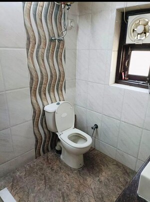 Bathroom in 3 BHK Builder Floor at Masjid Moth – for Rent