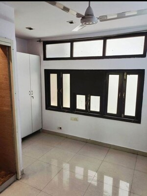 Room in 3 BHK Builder Floor at Masjid Moth – for Rent