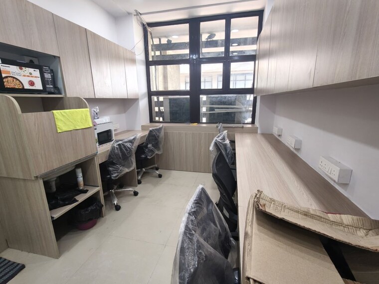 Team Area, netaji subhash place Commercial Office Space 442 Sq.Ft. In Netaji Subhash Place Delhi 10435625