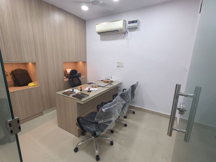Team Area, netaji subhash place Commercial Office Space 442 Sq.Ft. In Netaji Subhash Place Delhi 10435625