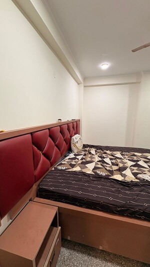 Bedroom in 1 BHK Builder Floor at Sector 40 – for Rent