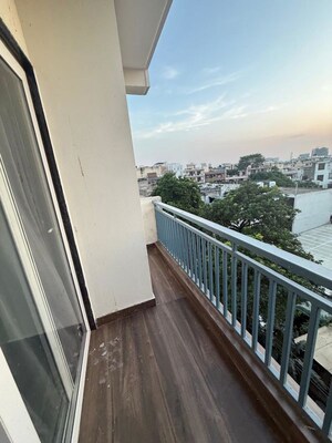 Balcony in 1 BHK Builder Floor at Sector 40 – for Rent