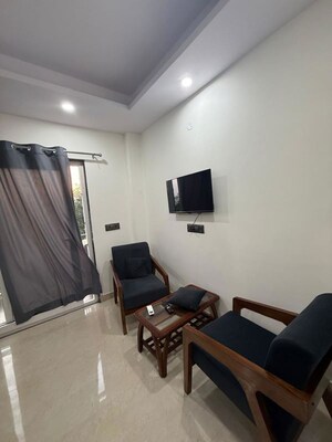 Living Room in 1 BHK Builder Floor at Sector 40 – for Rent