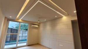Room in 3 BHK Builder Floor at Nirvana Country – for Sale