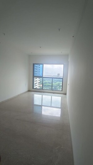Room in 3 BHK Apartment at Rajesh Raj Infinia, Malad West – for Rent