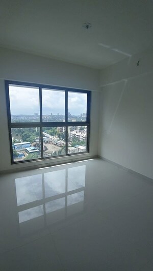 Room in 3 BHK Apartment at Rajesh Raj Infinia, Malad West – for Rent