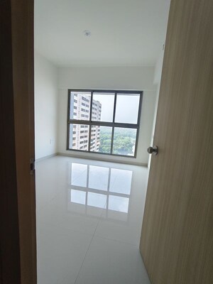 Room in 3 BHK Apartment at Rajesh Raj Infinia, Malad West – for Rent