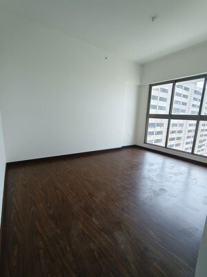 Room in 3 BHK Apartment at Rajesh Raj Infinia, Malad West – for Rent