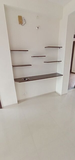 Furnished Amenities in 3 BHK Apartment at BPTP Parkland Pride, Sector 77 – for Rent