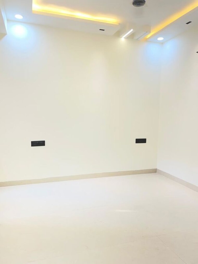 Room, sector 13 dwarka 3 Bedroom 1800 Sq.Ft. Apartment In Sector 13 Dwarka Delhi 10426437