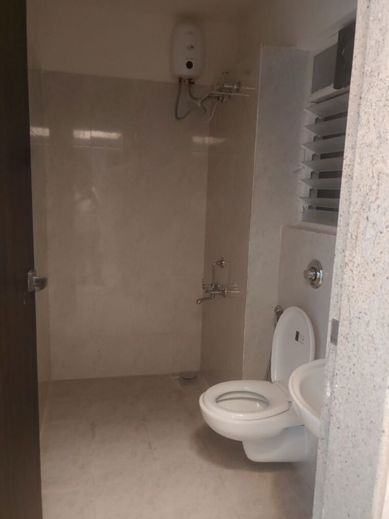 Bathroom, sharada-alliance-paritosh 2 Bedroom 1000 Sq.Ft. Apartment In Balewadi Pune 10435763