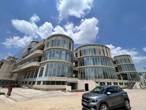  Shop For Rent in Signature Global Signum 37D, Sector 37d