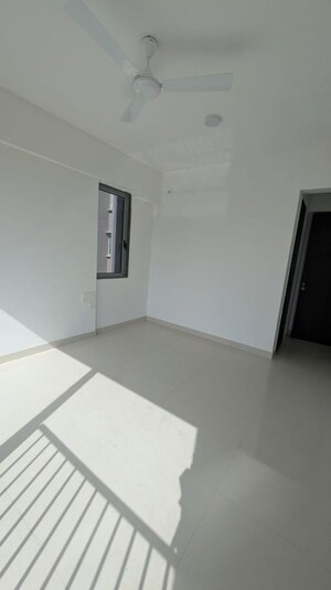 Room in 2 BHK Apartment at Sunteck City Avenue 4, Goregaon West – for Sale