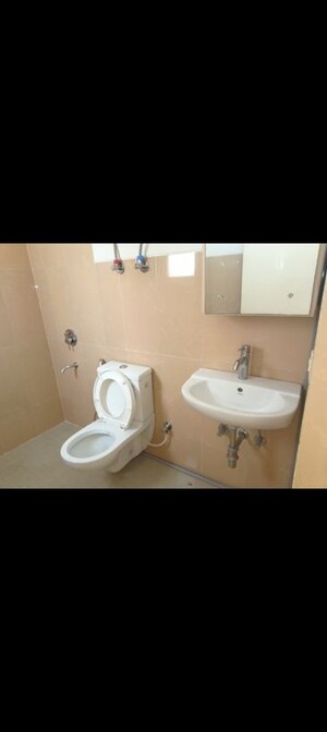 Bathroom in 4 BHK Apartment at Emaar Emerald Floors Premier, Sector 65 – for Rent