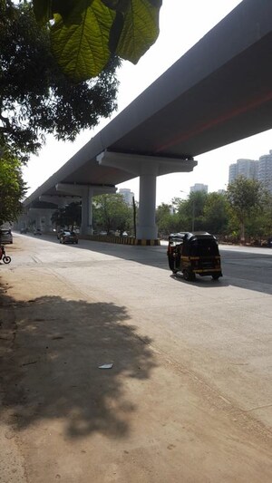 Parking in 6 BHK Villa at Lokhandwala Complex – for Sale