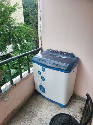 Furnished Amenities in 1.5 BHK Apartment at Preet Colony – for Rent