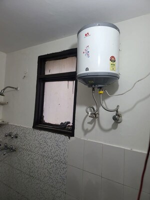 Furnished Amenities in 1.5 BHK Apartment at Preet Colony – for Rent