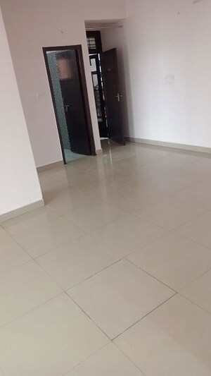 Room in 3 BHK Apartment at Azeagaia Botanica, Vrindavan Yojna – for Rent