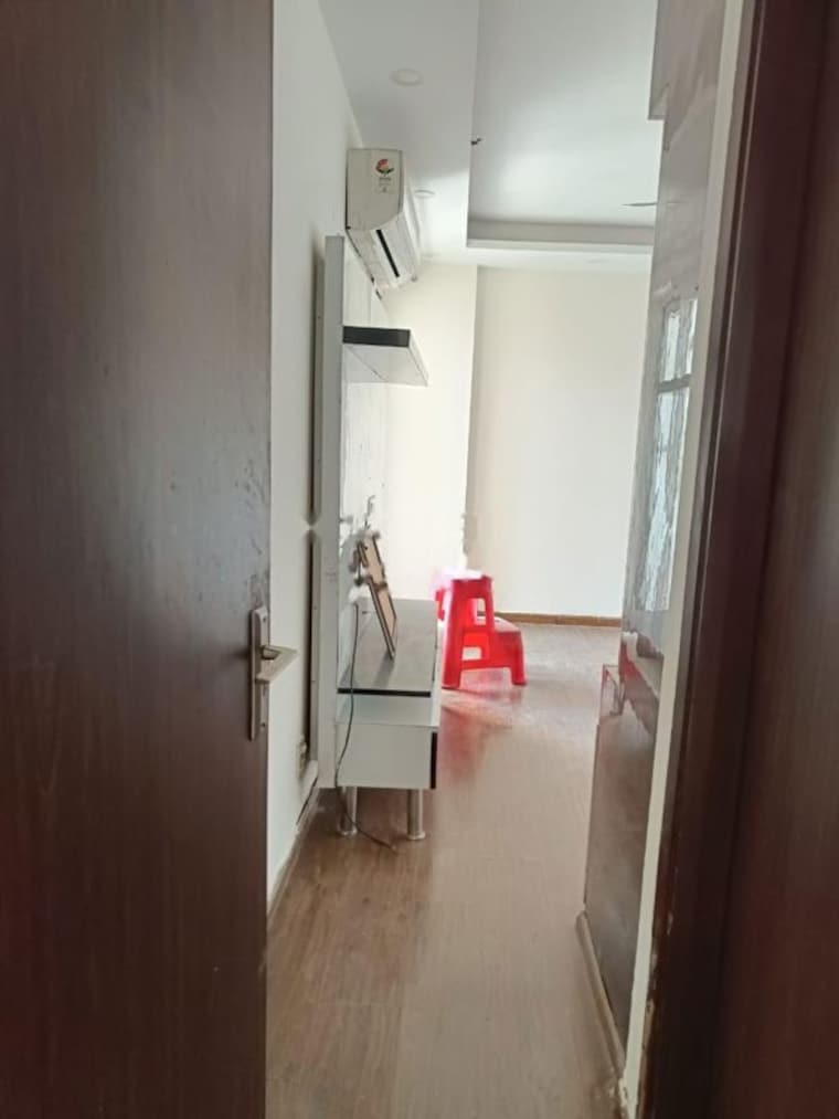 Bathroom, emaar-palm-hills 3 Bedroom 1450 Sq.Ft. Apartment In Sector 77 Gurgaon 10435952